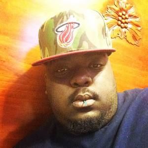 Meet your Posher, Lamaris